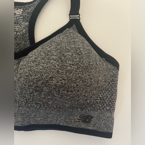 🆕 [New Balance] Gray Seamless Padded Sports Bra Sz: S 🤍 - Picture 5 of 7